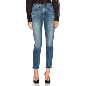 ⭐️HP⭐️Sz27P GRLFRND Karolina distressed denim in “Close to You” colour EUC